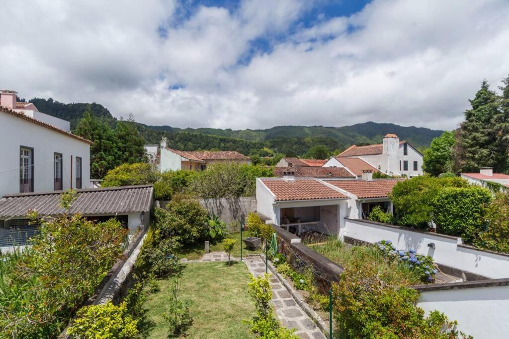 Moradia No Largo Villa Furnas  Exterior photo